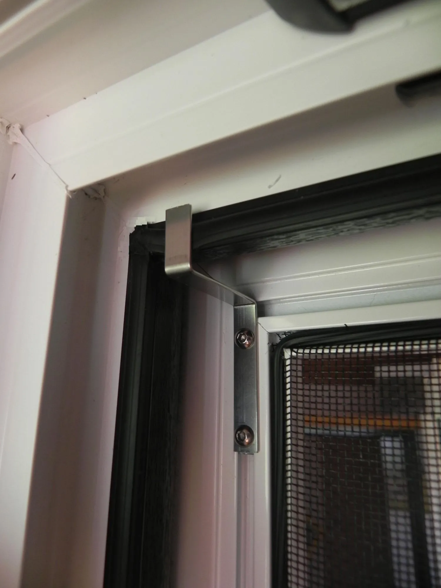 Huber Franz - Insektenschutz - Fenster - Türen – Scharnier an der Oberseite des Spannrahmens