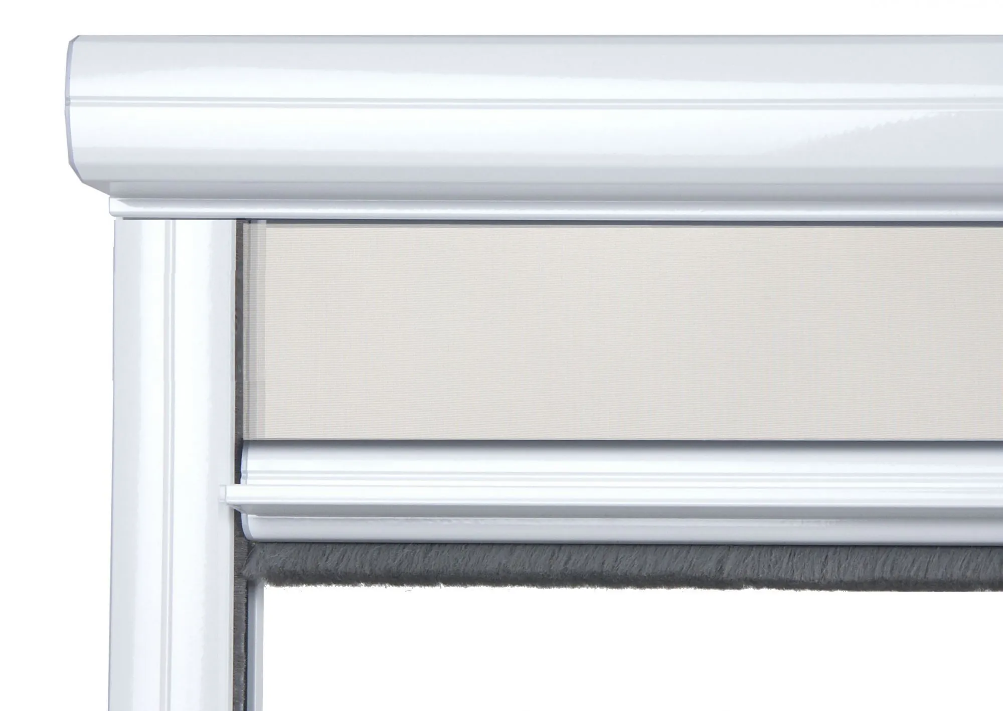 Huber Franz - Insektenschutz - Fenster - Türen – Nahaufnahme eines Rollos mit Ziehleiste an einem Fenster