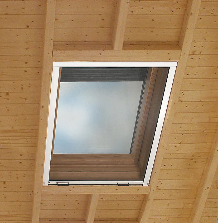 Huber Franz - Insektenschutz - Fenster - Türen – ein Dachfenster von innen